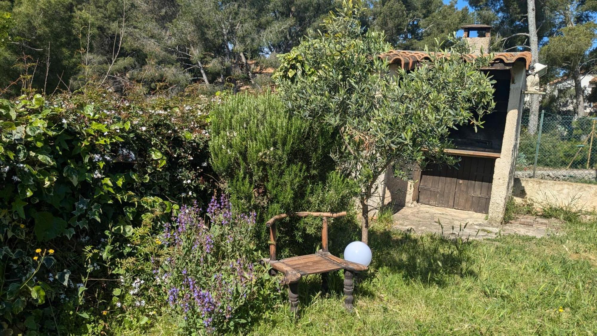 Maisonnette Kalis Calme Avec Climatisation Parking Jardin Cadre Campagne Plages A Pieds Bandol Eksteriør billede