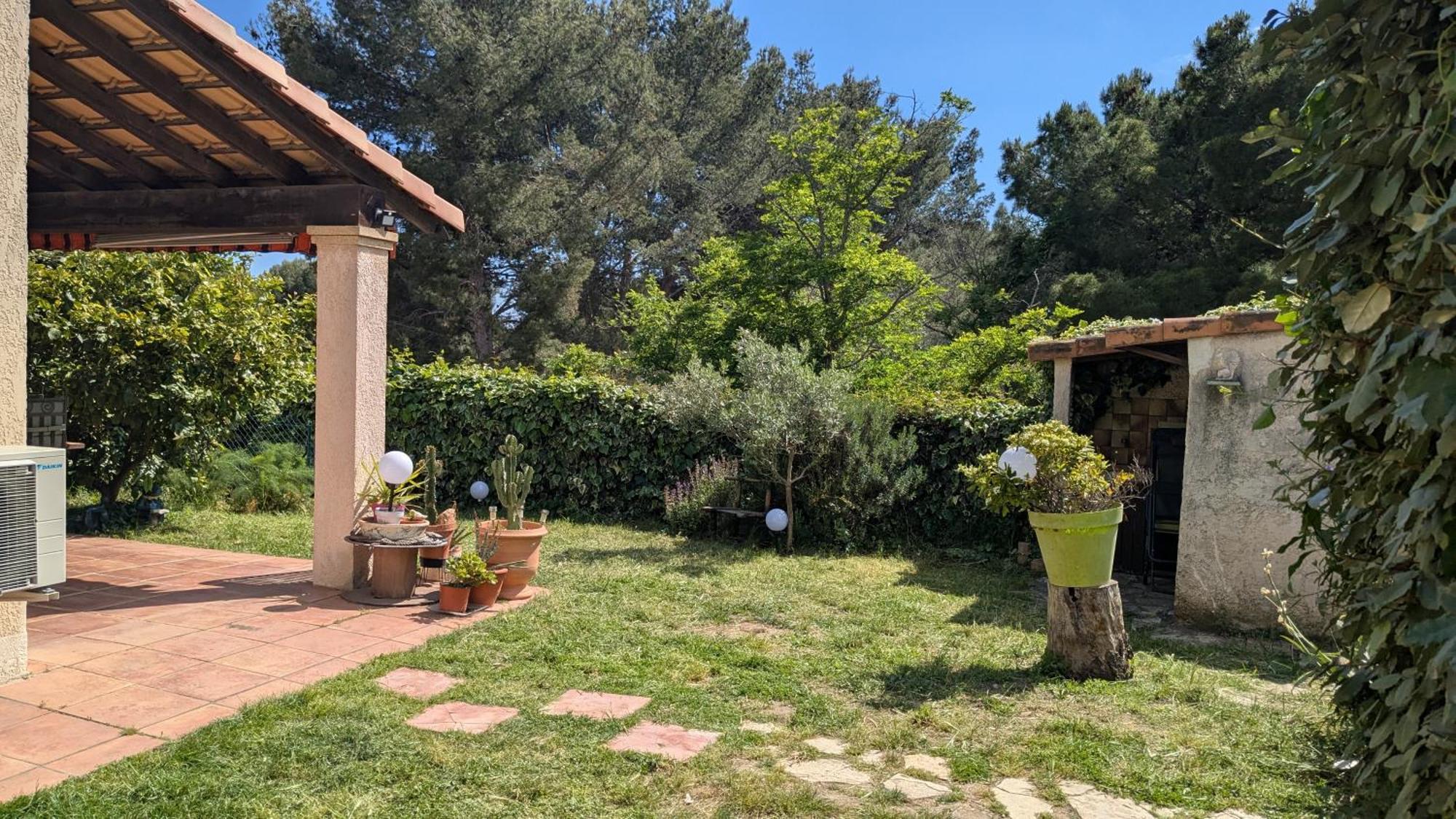 Maisonnette Kalis Calme Avec Climatisation Parking Jardin Cadre Campagne Plages A Pieds Bandol Eksteriør billede